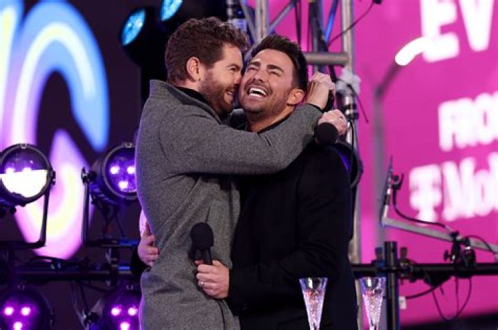 ‘Mean Girls’ Star Jonathan Bennett Reveals How He Knew His Fiance Was ‘The One’