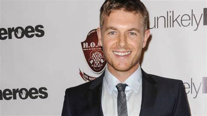 Meet Elena’s Hot Evil Teacher — Season 5 Spoiler – Hollywood Life