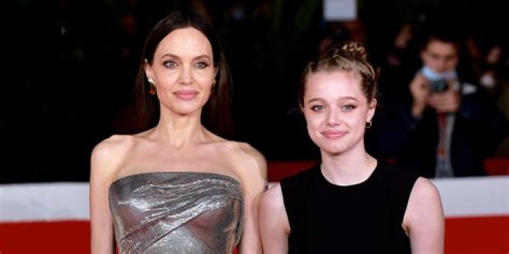 Meet Her Two Daughters, Jolie & Julie – Hollywood Life