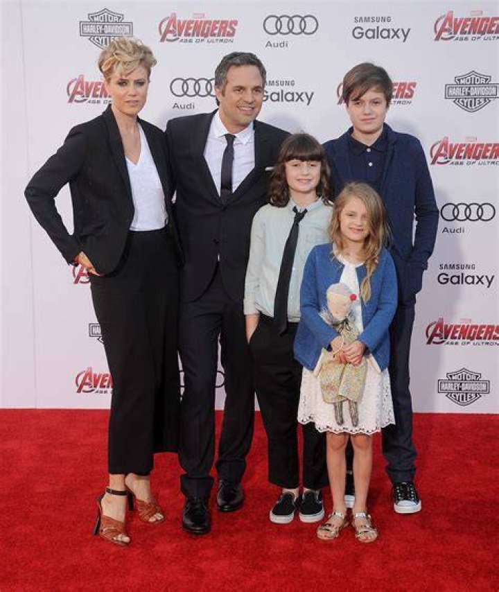 Meet His 3 Children Keen, Bella, & Odette – Hollywood Life