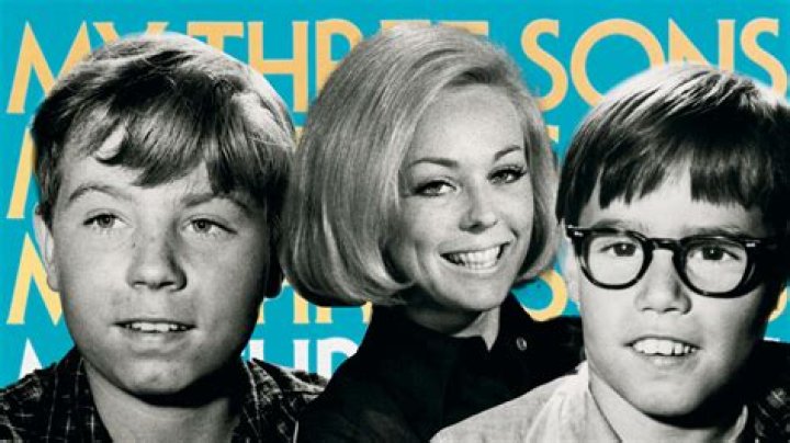 Meet His 3 Sons – Hollywood Life