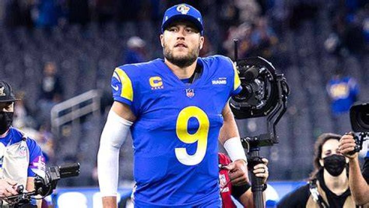 Meet The Team’s Quarterbacks Over 20 Years – Hollywood Life