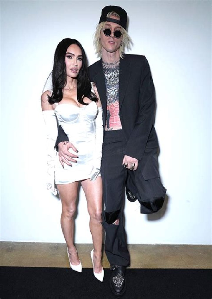 Megan Fox & Machine Gun Kelly Seemingly Living Together: Photos – Hollywood Life