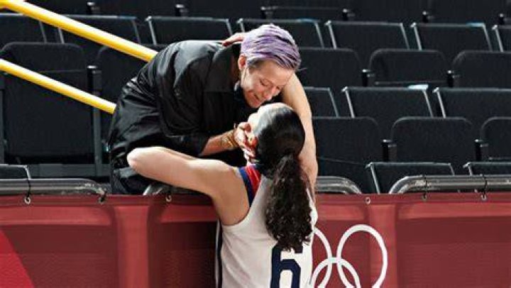 Megan Rapione Kisses Fiancee Sue Bird After Her 5th Olympic Gold Win – Hollywood Life