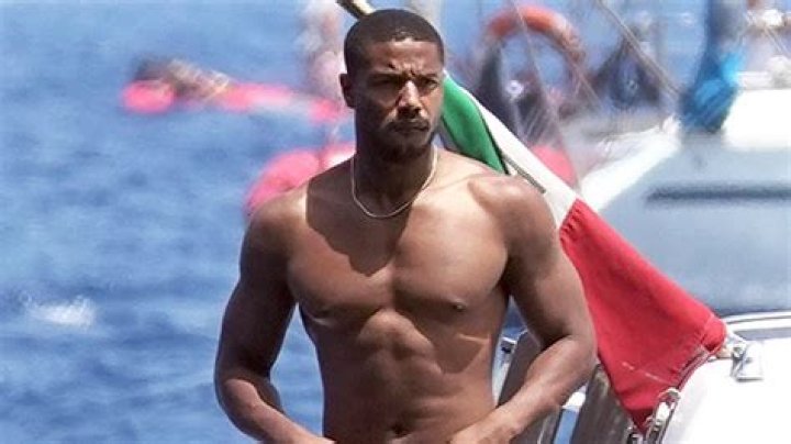 Michael B. Jordan Gets Sweaty During Shirtless Workout — Watch – Hollywood Life