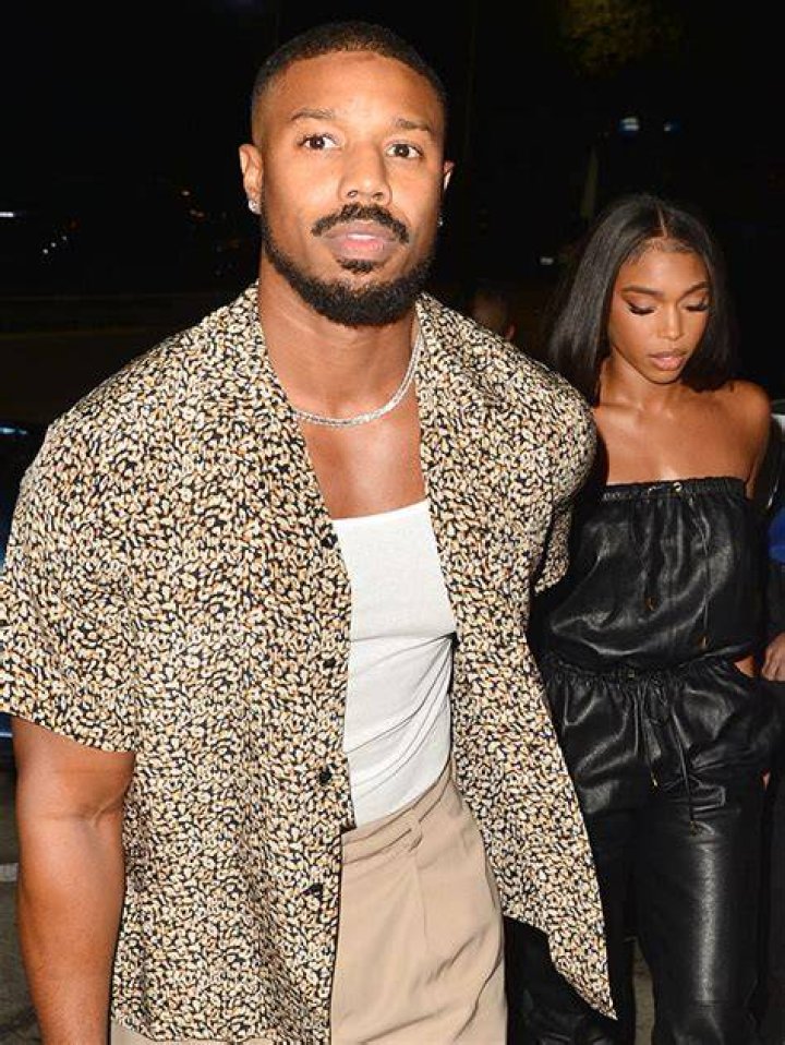 Michael B. Jordan & Lori Harvey Celebrate Anniversary With PDA Photos – Hollywood Life