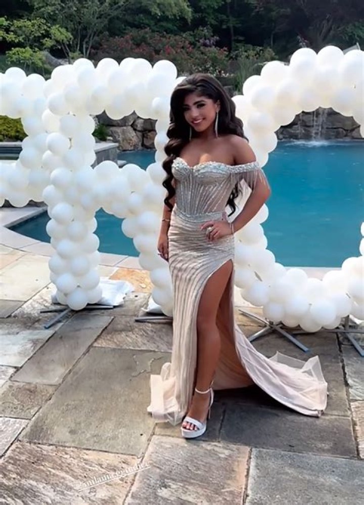 Milania Giudice, 16, Looks Just Like Mom Teresa In Gorgeous Photos