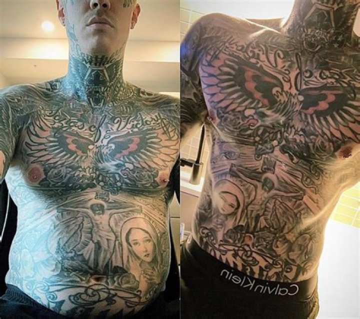 Miley Cyrus’ Brother Trace’s Transformation In Before & After Photo – Hollywood Life