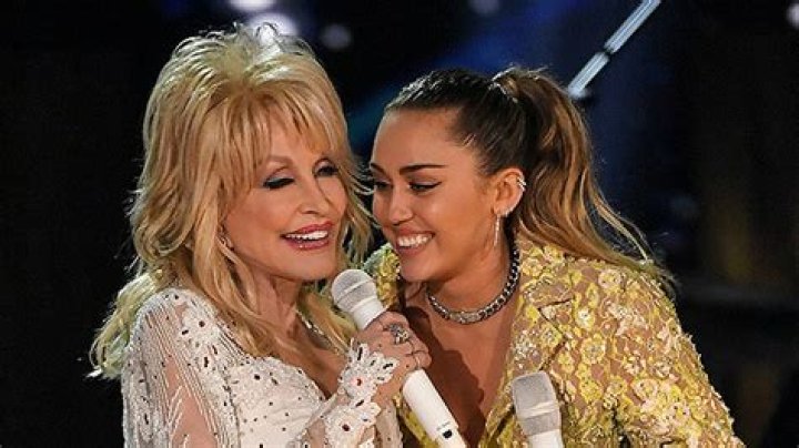 Miley Cyrus & Dolly Parton’s Super Bowl Commercial For T-Mobile: Watch – Hollywood Life