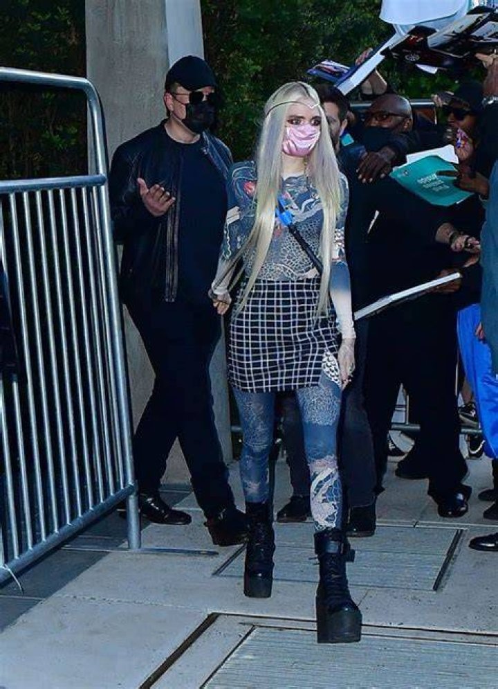 Miley Cyrus, Elon Musk & GF Grimes Spotted Heading To ‘SNL’ After Party Until 6 A.M. — See Pics 