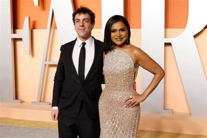 Mindy Kaling, B.J. Novak & Kids Have A ‘Great Relationship’ – Hollywood Life