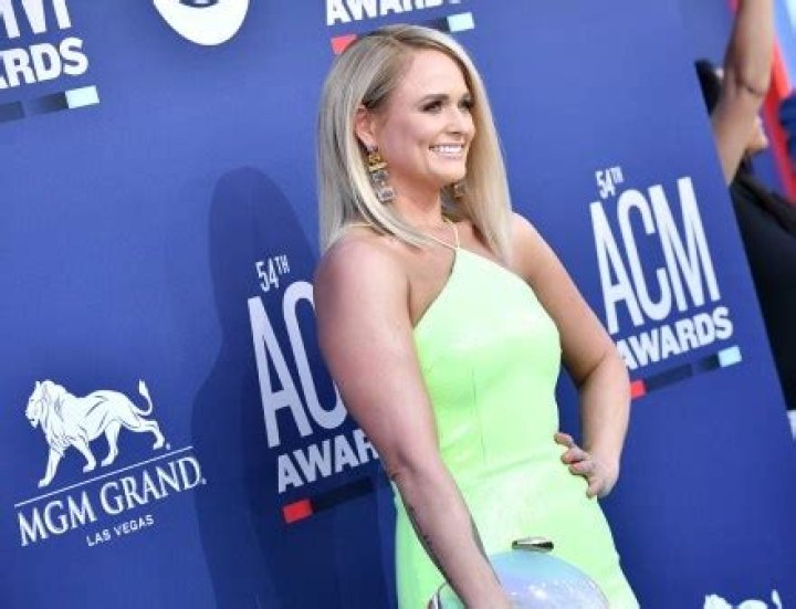Miranda Lambert Rocks Crop Top & Skirt In ‘Tequila Does’ Video – Hollywood Life