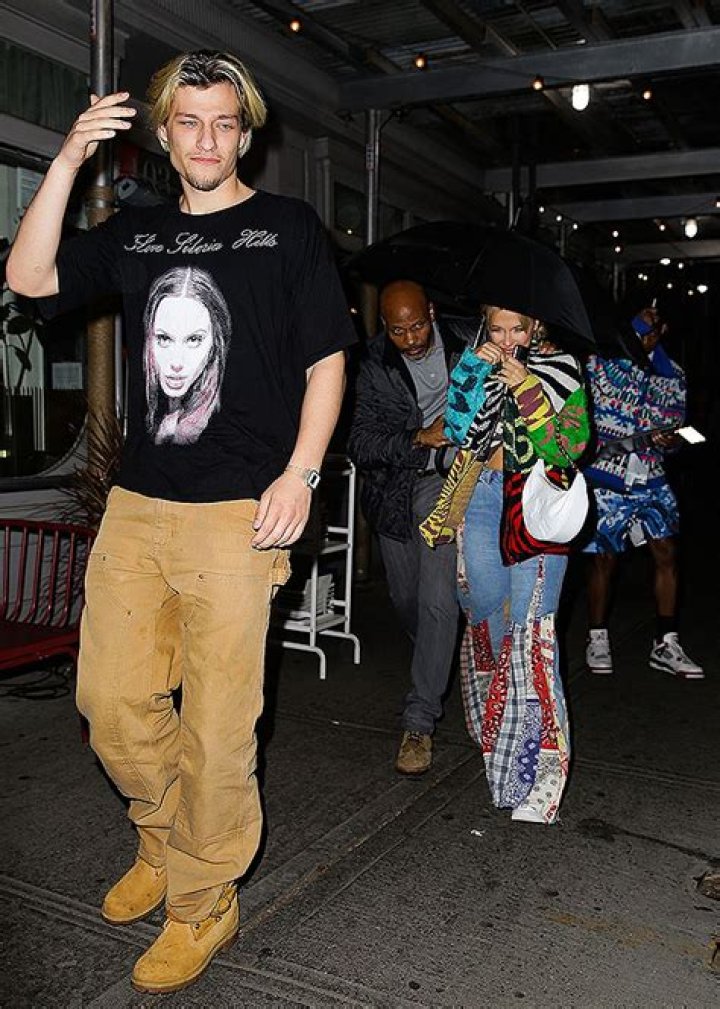 Mllie Bobby Brown & Jake Bongiovi On NYC Date Night: Photo – Hollywood Life