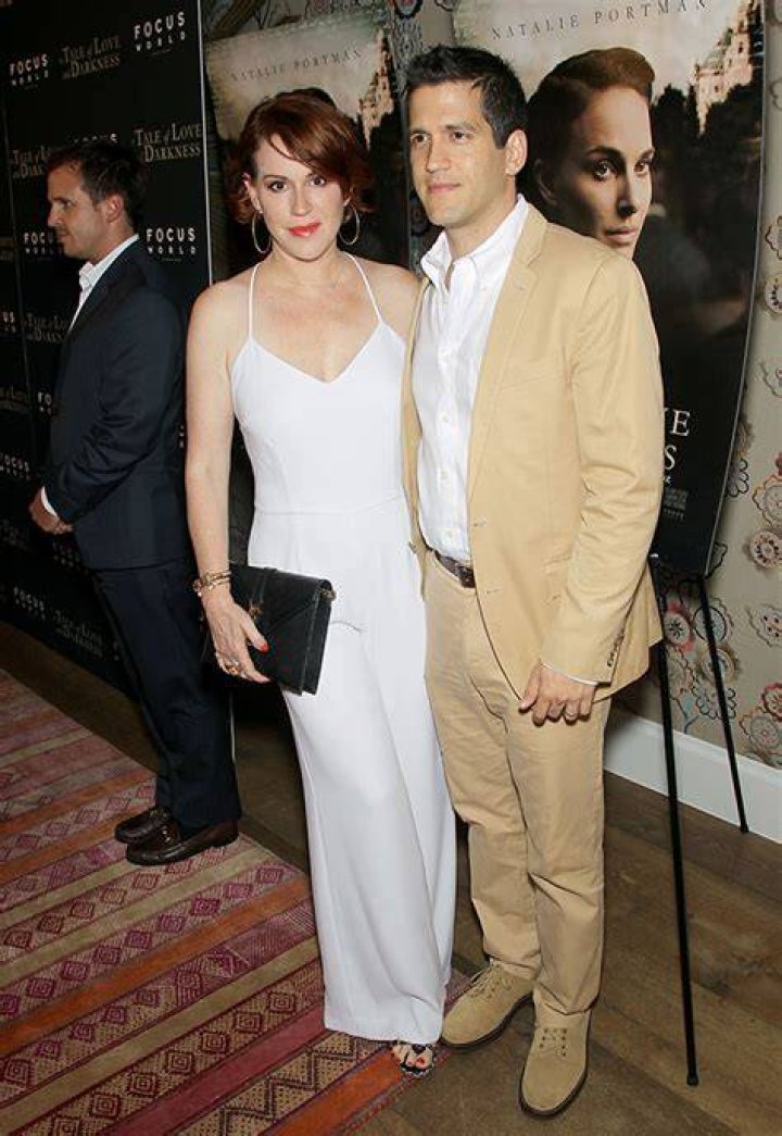 Molly Ringwald’s Husband: All About Panio Gianopoulos & Their 17-Year Marriage