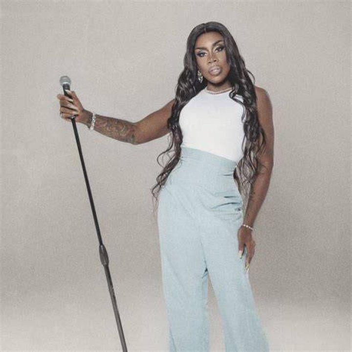 Monet X Change Gets Shady – Hollywood Life