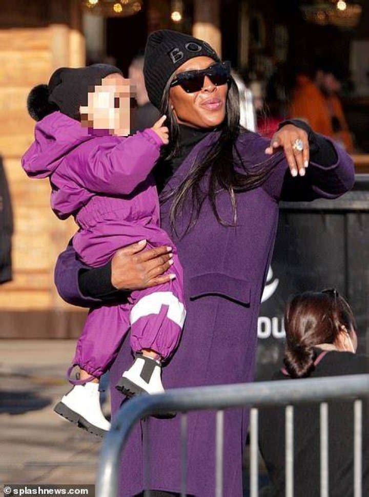 Naomi Campbell & Daughter, 18 Months, Twin In Purple For Festive Christmas Event In London