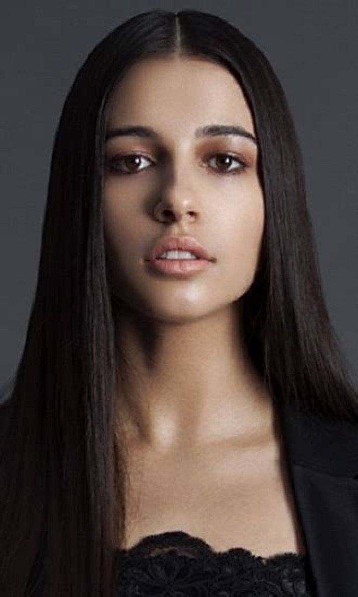 Naomi Scott Celebrity Profile – Hollywood Life