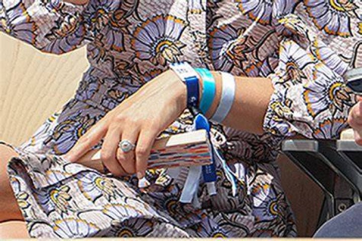 Natalie Portman Rocks Wedding Ring At French Open Amid Marriage Drama – Hollywood Life