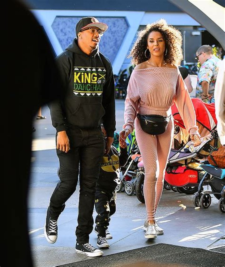 Nick Cannon Admits He Mixed Up Mother’s Day Cards: Watch – Hollywood Life