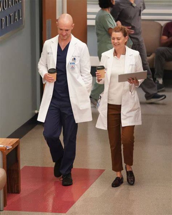 Nick Returns & Reunites With Meredith — Recap – Hollywood Life