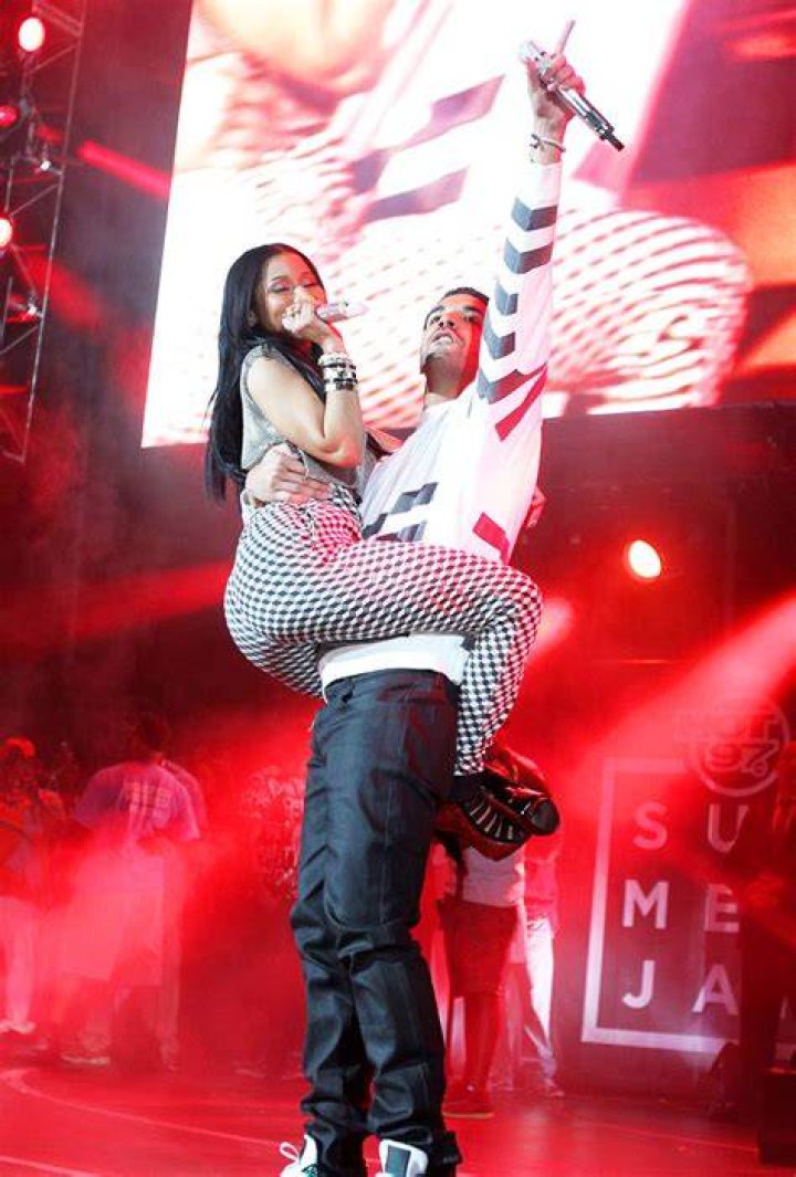 Nicki Minaj Ask Drake Who His ‘Girlfriend’ Is On ‘Queen Radio’ – Hollywood Life