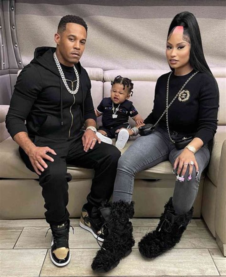 Nicki Minaj Snuggles Up To Kenneth Petty In New PDA Pic After Confirming They’re Getting Married