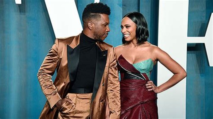 Nicolette Robinson & Their 10 Year Marriage – Hollywood Life