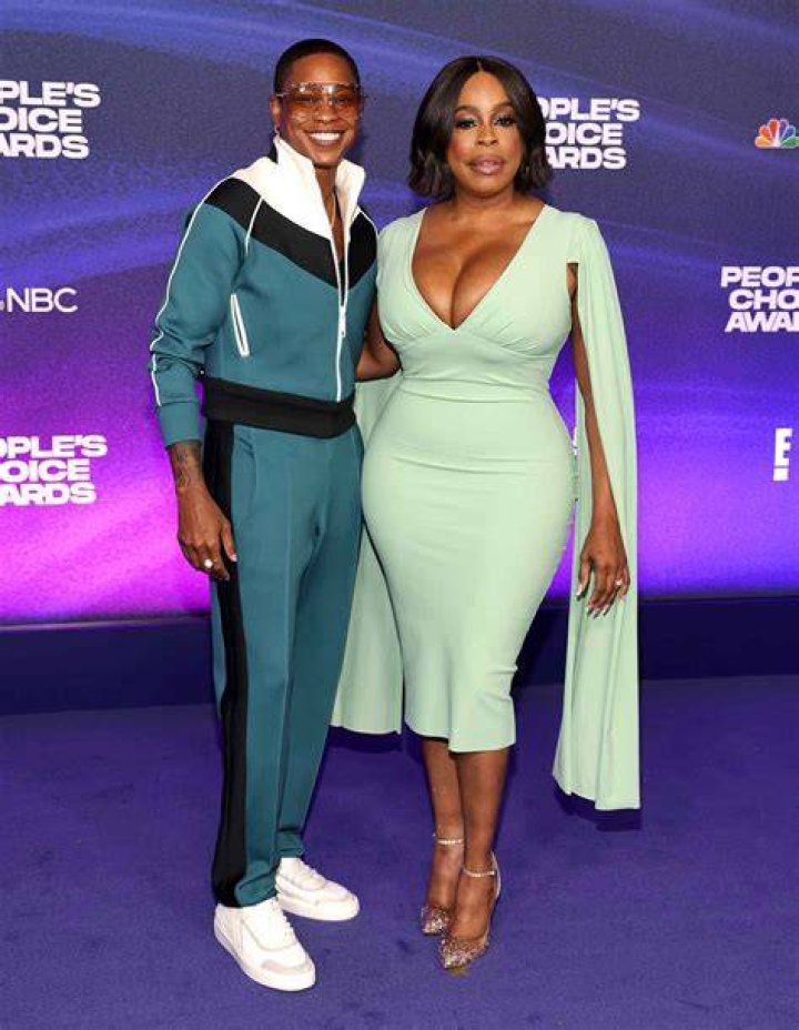 Niecy Nash, 50, Wears Nothing But A Pillow In New Instagram Challenge Pics — See Sexy Look