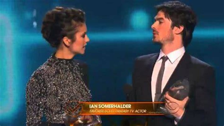Nina Dobrev & Ian Somerhalder Win Choice TV Liplock At Teen Choice Awards 2015 – Hollywood Life