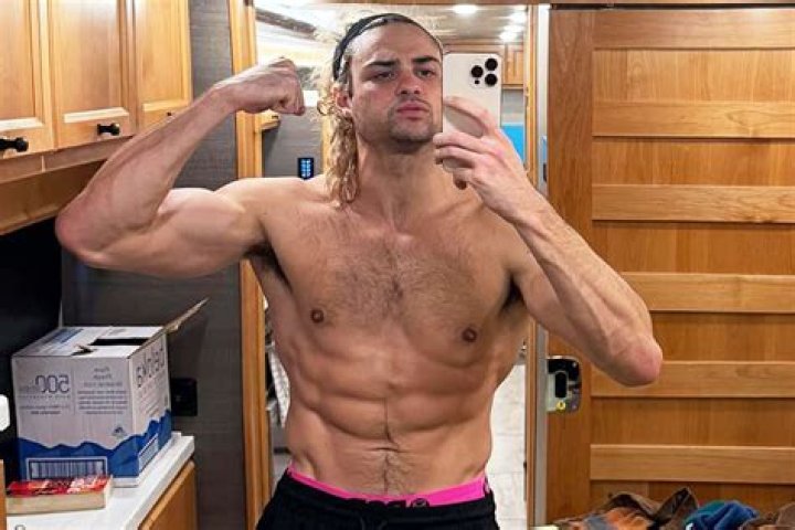 Noah Centineo Debuts New Massive Muscles & Super Curly Hair In Sexy Shirtless Videos