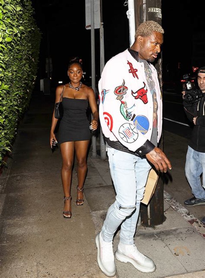 Normani & DK Metcalf Go Instagram Official With Steamy PDA Photo – Hollywood Life