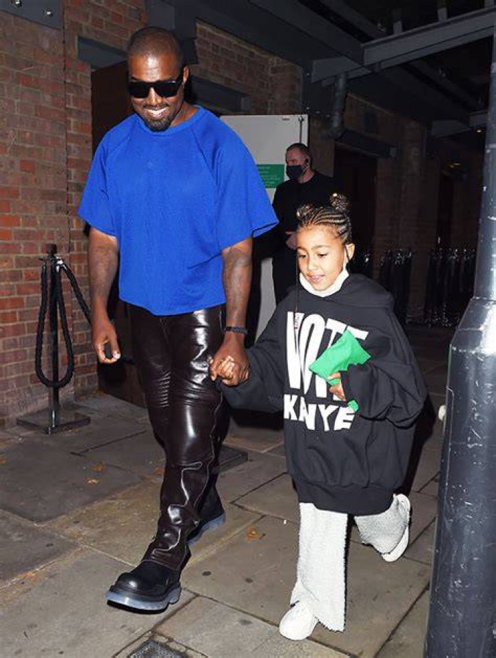 North West Supports Dad Kanye’s Presidential Campaign In ‘Vote’ Shirt – Hollywood Life