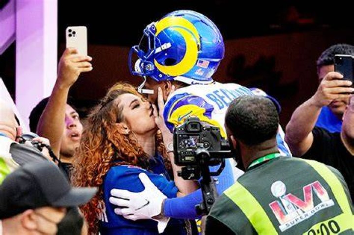 Odell Beckham Jr. Kisses Girlfriend Lauren Wood After Super Bowl Win – Hollywood Life