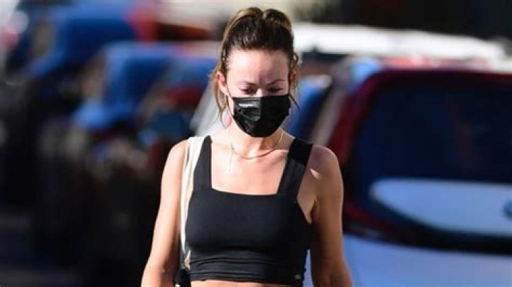 Olivia Wilde Rocks Black Crop Top & Leggings To Gym Amid Harry Style Romance – Photos