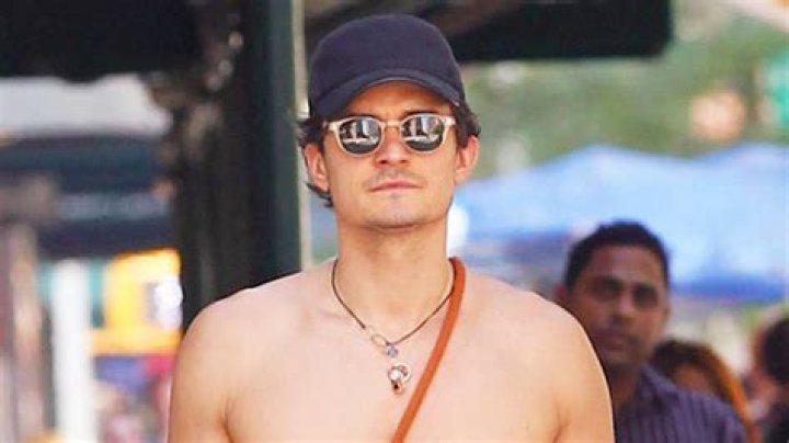 Orlando Bloom Reveals Chest Tattoos & Abs In Shirtless Selfie: Photo – Hollywood Life