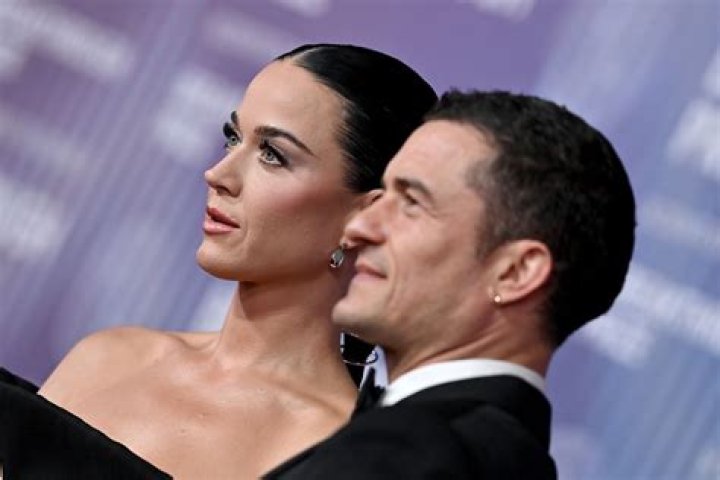 Orlando Bloom’s Ex, Miranda Kerr Likes Katy Perry’s Pregnancy Announcement 