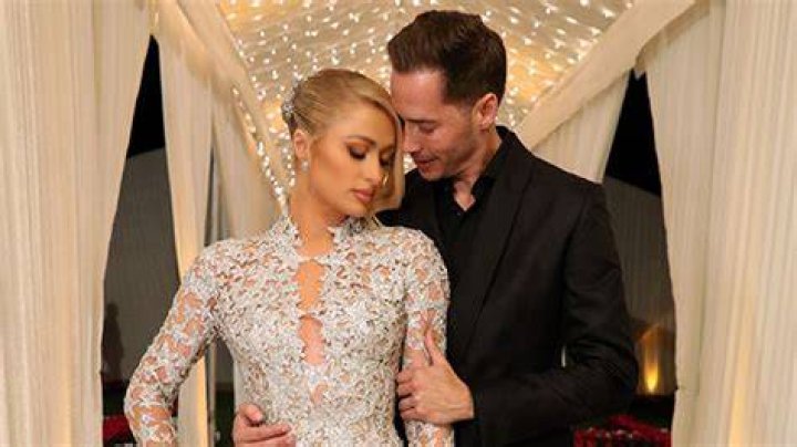 Paris Hilton Rocks Silver Star Dress For Second Wedding Reception – Hollywood Life