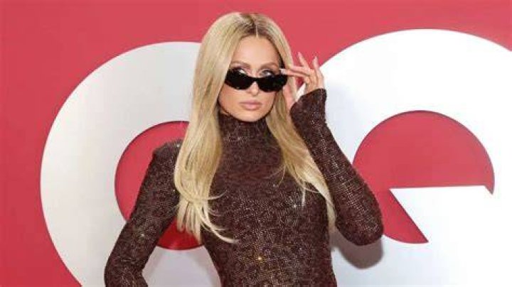 Paris Hilton Wears Red Lingerie & Stockings In Christmas Photo – Hollywood Life