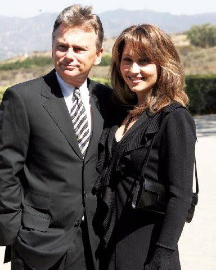 Pat Sajak Poses With Marjorie Taylor Greene & Twitter Is Stunned – Hollywood Life