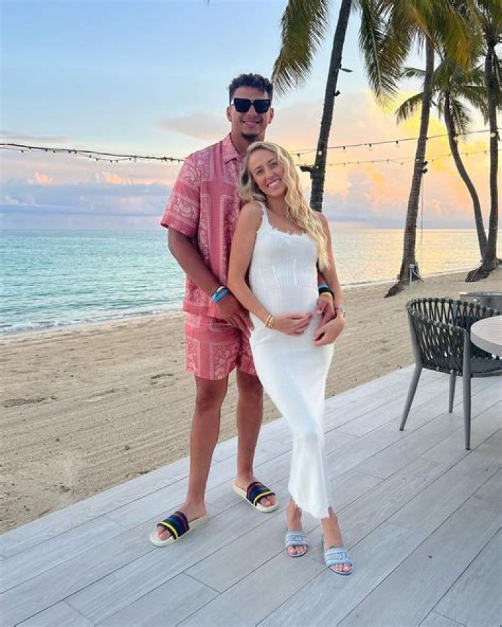 Patrick Mahomes’ Fiancée Brittany Matthews Cradles Growing Baby Bump In Sweet Pic At Chiefs Game