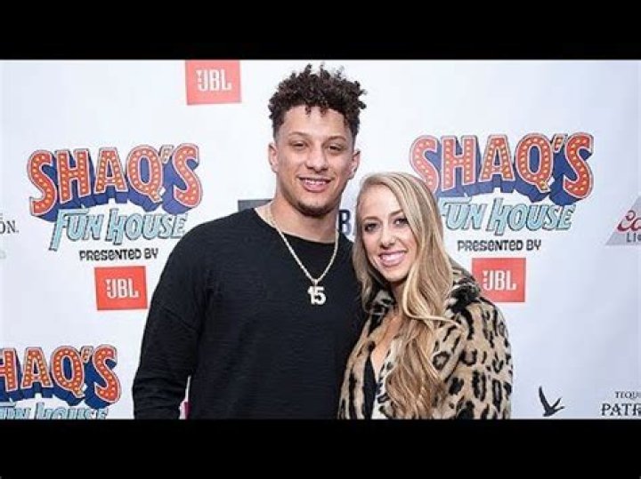 Patrick Mahomes & GF Brittany Matthews Passionately Kiss Each Other On Vacation — See Pics