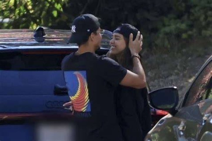 PDA With GF On Snapchat – Hollywood Life