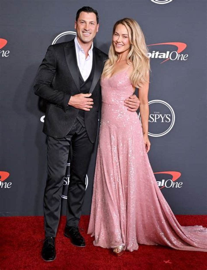 Peta Murgatroyd & Maks Chmerkovskiy Reveal How ‘Pain’ Of 3 Miscarriages ‘Brought Them Closer’
