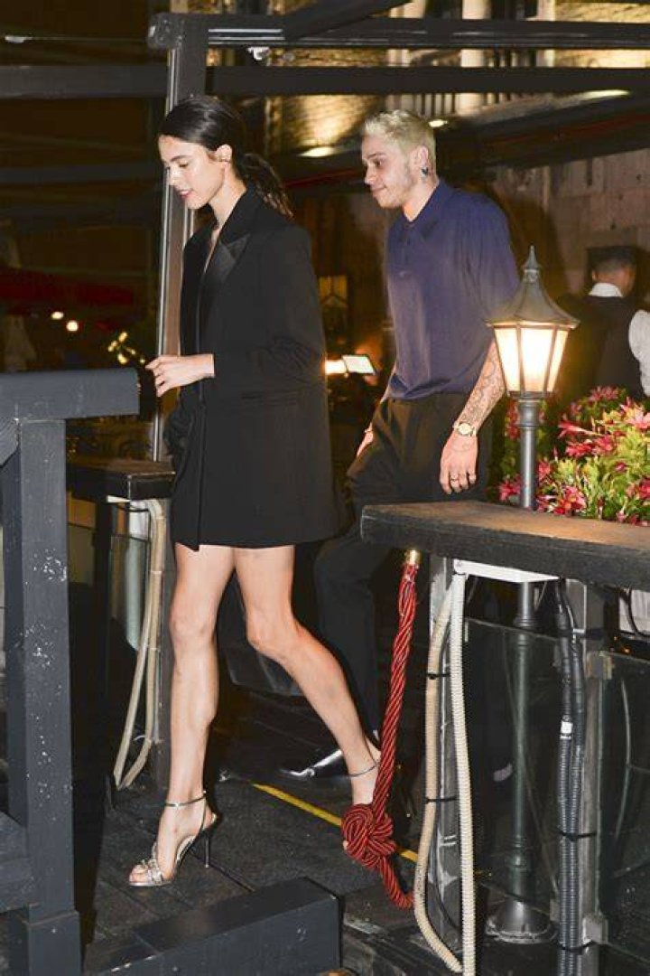 Pete Davidson & Margaret Qualley Fuel Romance Rumors On Date Night In Venice — Pics