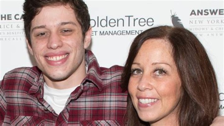 Pete Davidson’s Mom Wants Him To Have A Baby With Kim Kardashian – Hollywood Life