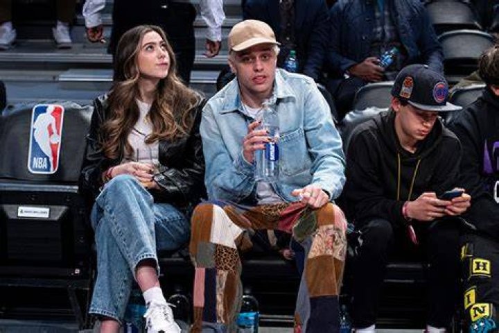 Pete Davidson Sits Courtside At New York Knicks Game With His Sister – Hollywood Life