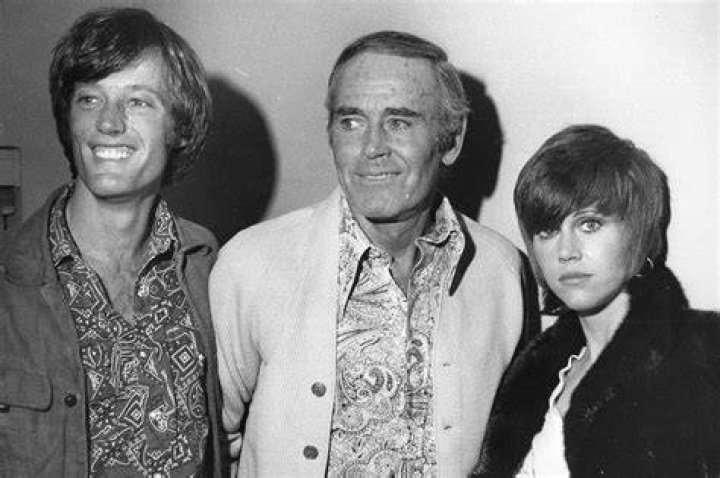 Peter Fonda Celebrity Profile – Hollywood Life