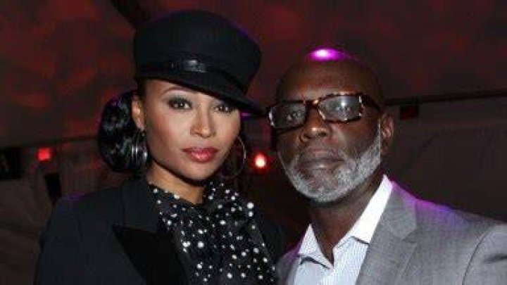 Peter Thomas Allegedly Wrote Fake Checks – Hollywood Life