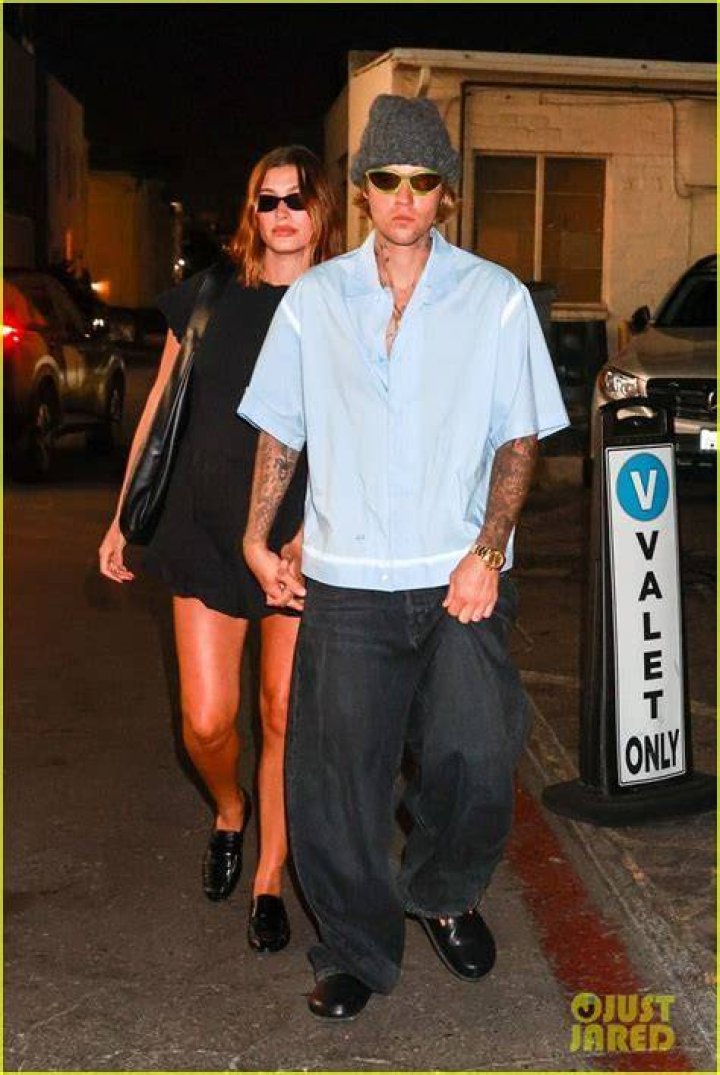 Photo From Late Night Dinner Date — Who Is She? – Hollywood Life