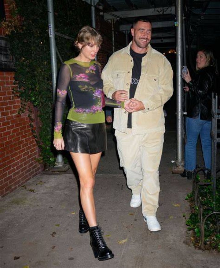 Photo Of Outfit Malfunction On Date With Scottie – Hollywood Life